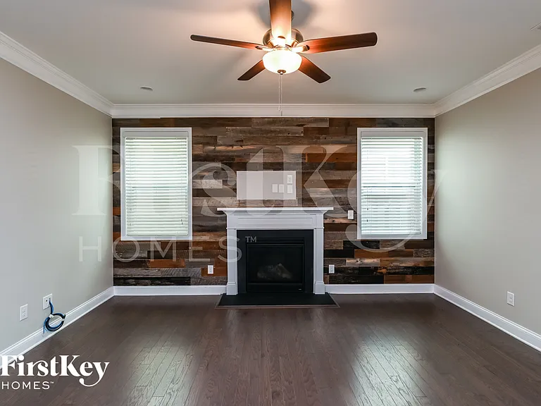 9725 Rayneridge Dr — Photo 3