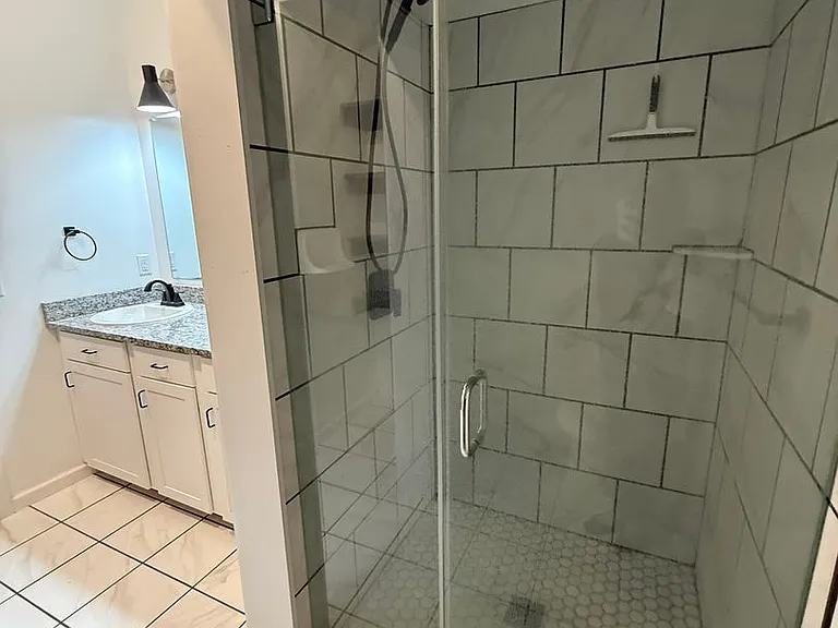 601 Robin Ln — Photo 11