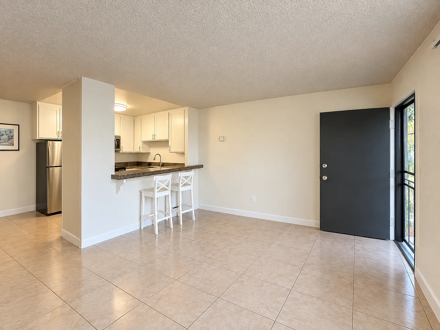 1BD/1BA Pacific Beach Gem Walk to Beach, Bay & Garnet Ave! Perfect Spot for $2,665/mo! — Photo 4