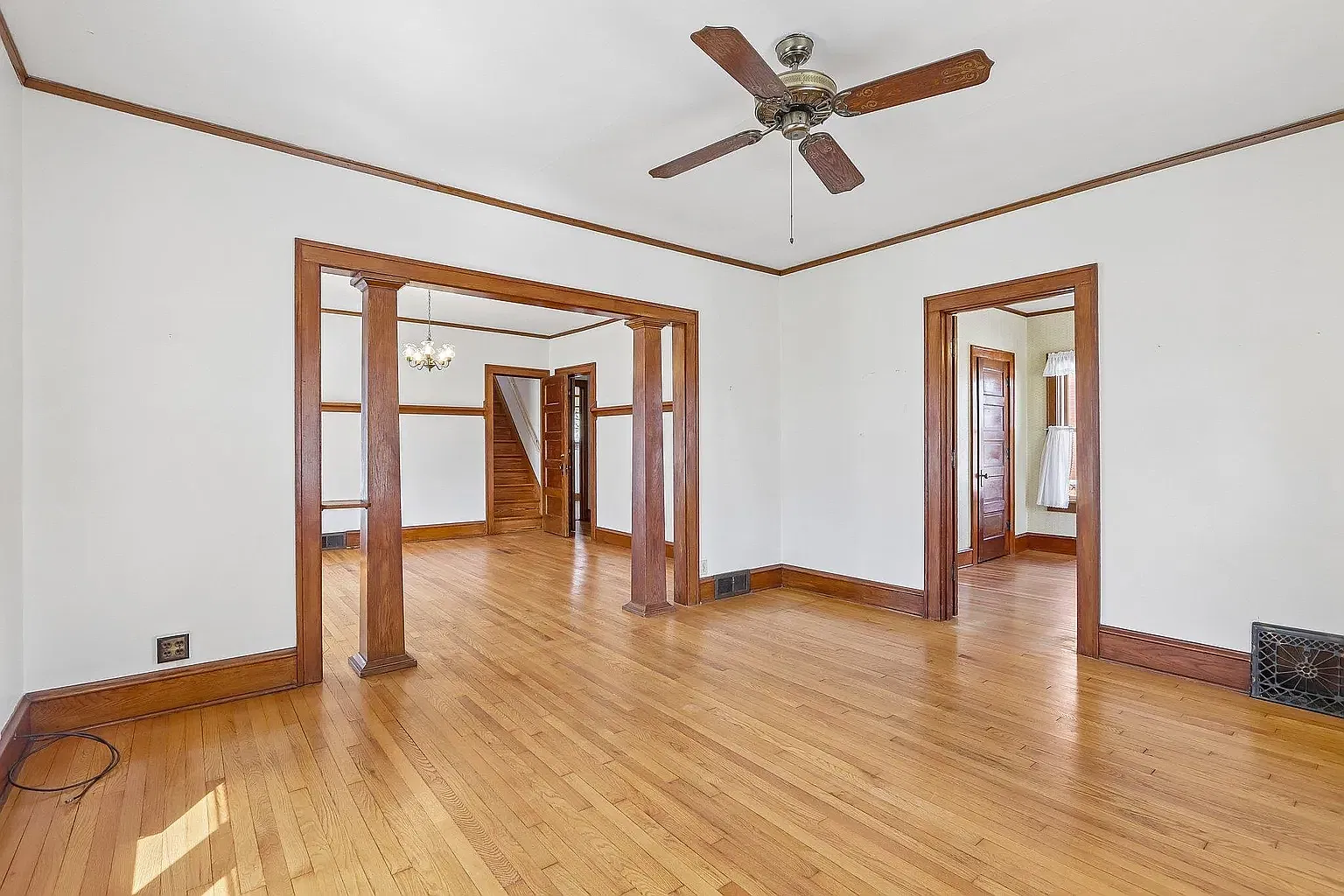 4 bed, 2000 sqft, $2,575 — Photo 4
