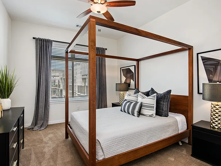 Bedroom w/ Ceiling Fan