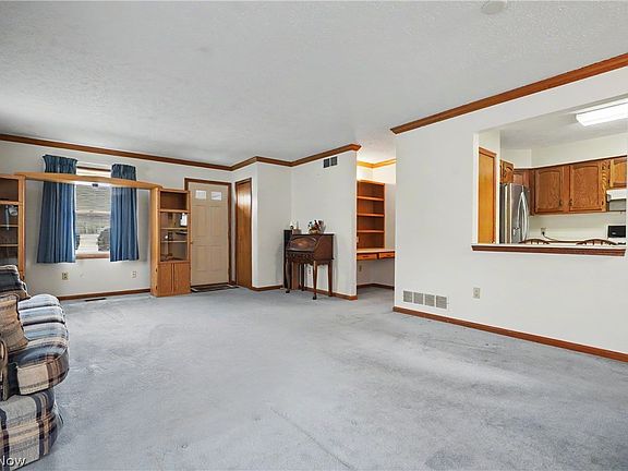 4th image of 145 Michael Ln