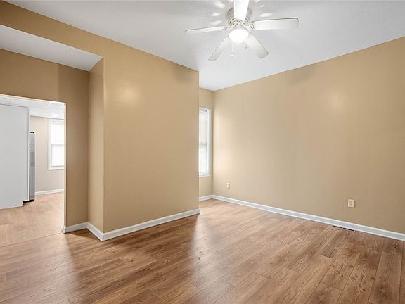 3rd image of 237 Paul St