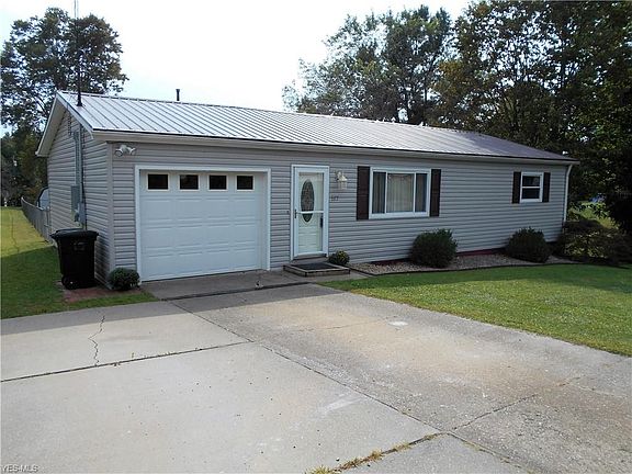 3rd image of 117 Valley Mills Cir