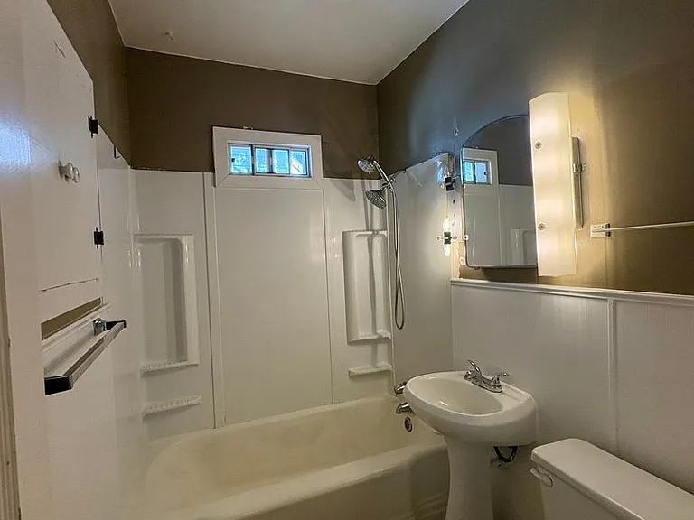 701 Alderson Ave — Photo 12
