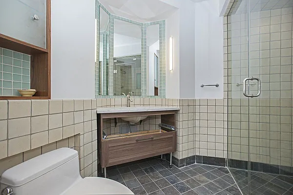 Rented by Avi Nash Associates | media 15