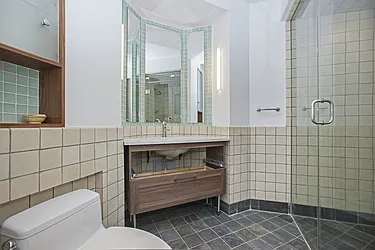 Rented by Avi Nash Associates