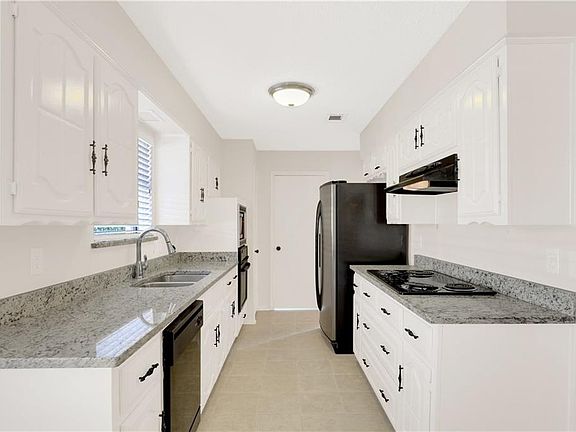 4th image of 322 Biscay Dr