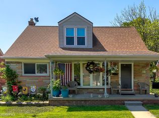 6043 Arcola St, Garden City, MI 48135