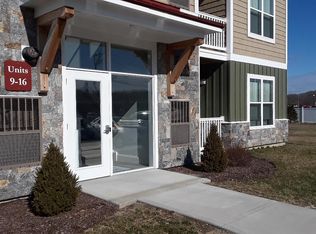 29 Plains Rd #B10, Essex, CT 06426