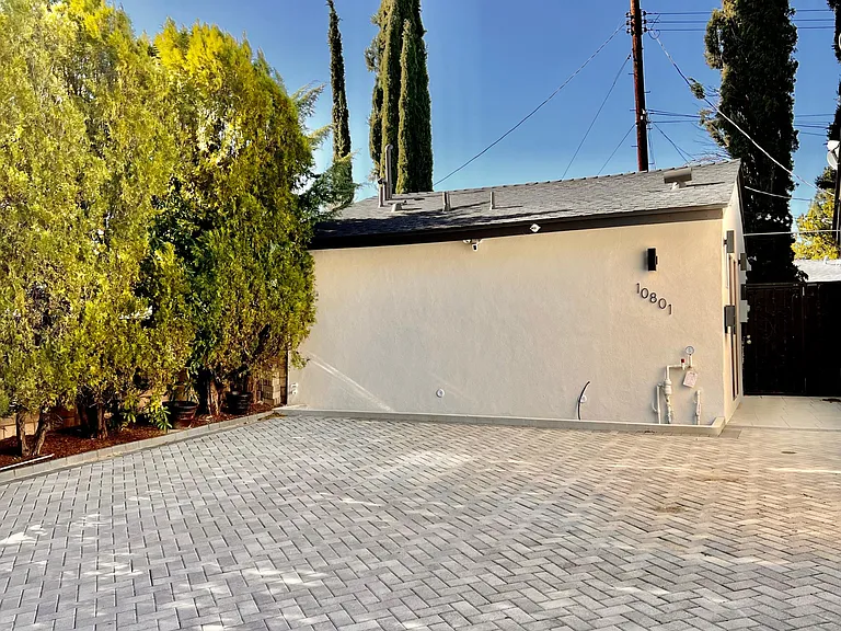 10801 Terecita Rd — Photo 14