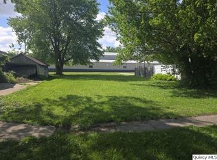 140 W 1st St, Dallas City, IL 62330