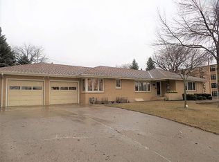 1326 S Paxton St, Sioux City, IA 51106