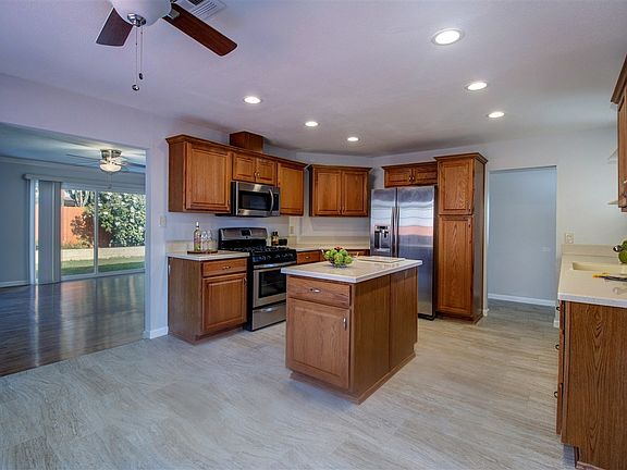 2nd image of 3717 Belford St