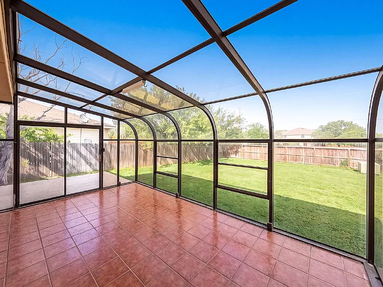 4902 Crestwood Hill Dr — Photo 41