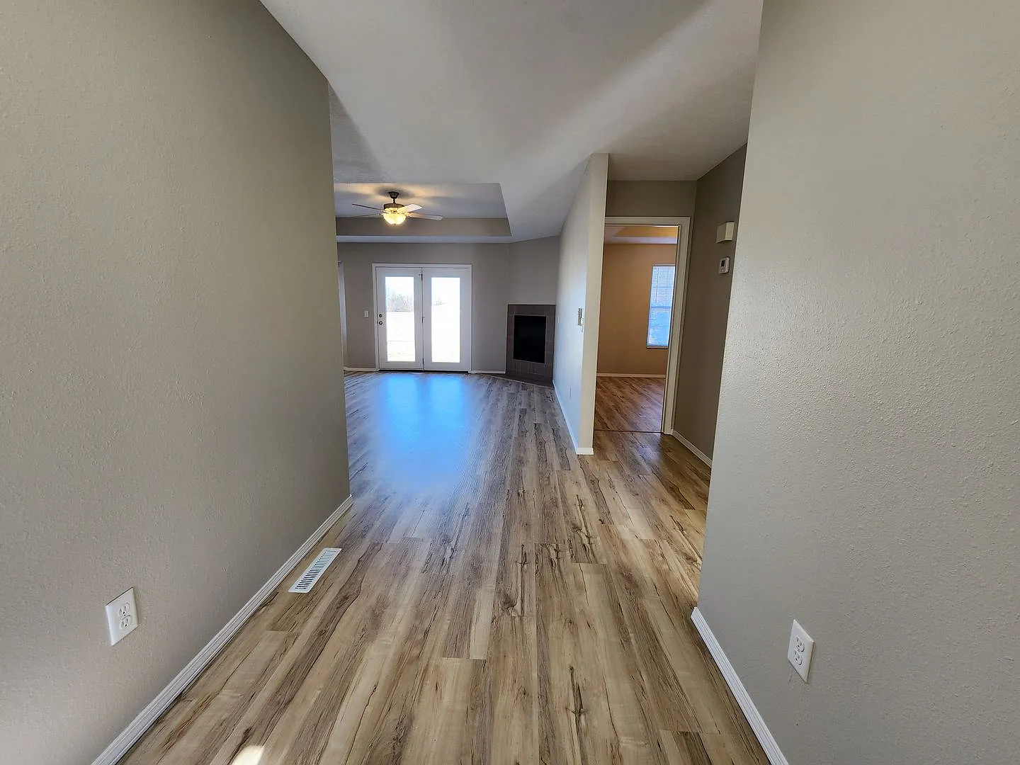 Spacious 2-Bedroom, 2-Bathroom Home Available Now!! — Photo 2