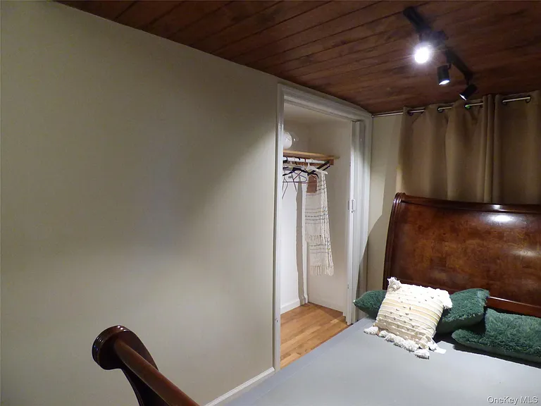 156 Brook Trl — Photo 10