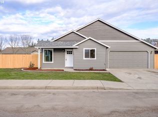 208 Rosedell St, Amity, OR 97101