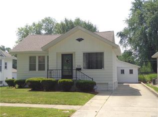 210 N 39th St, Belleville, IL 62226