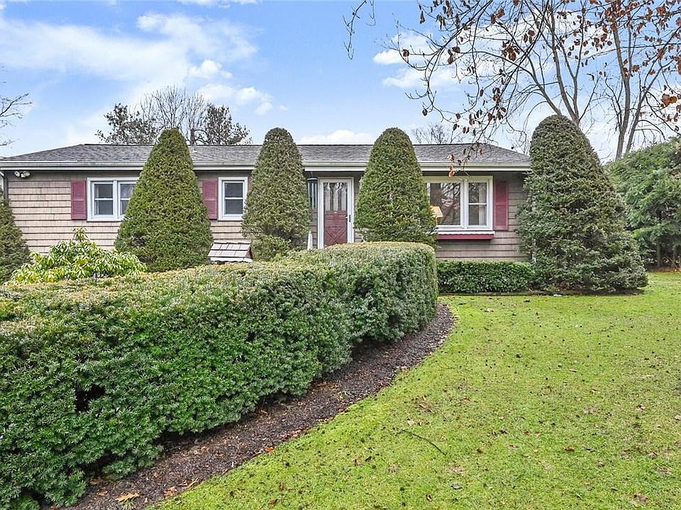 1st image of 8 Parker Drive E