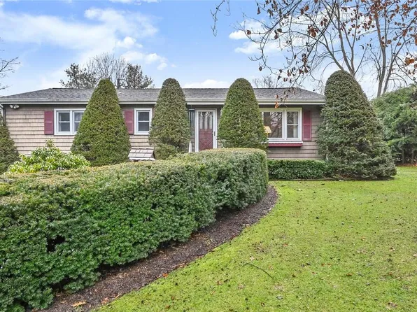 8 Parker Drive E, Mahopac, NY 10541