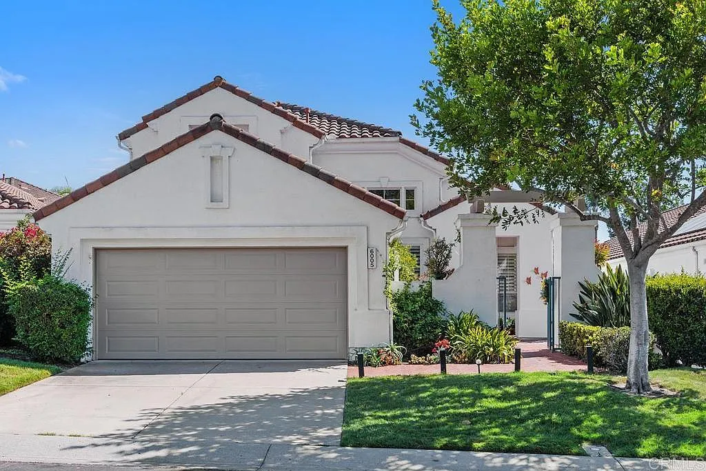 2 bed, 2.5 bath, 1982 sqft, $4,600 — Photo 2