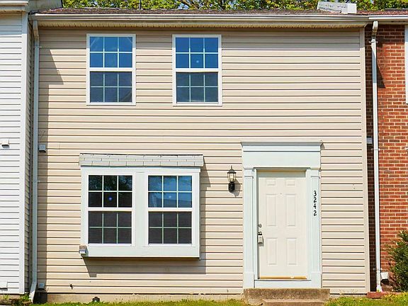 2nd image of 3242 Wyndale Ct