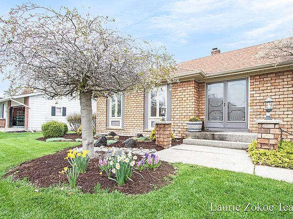 5th image of 4147 Kings Row Ct NW