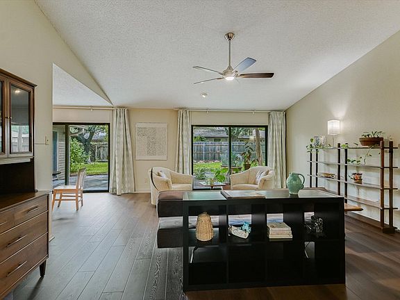 3rd image of 11509 Heathrow Dr