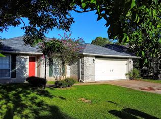 10 Sarita Rd, Angleton, TX 77515