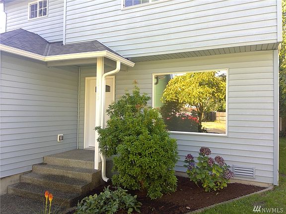 3rd image of 1700 Annies Pl