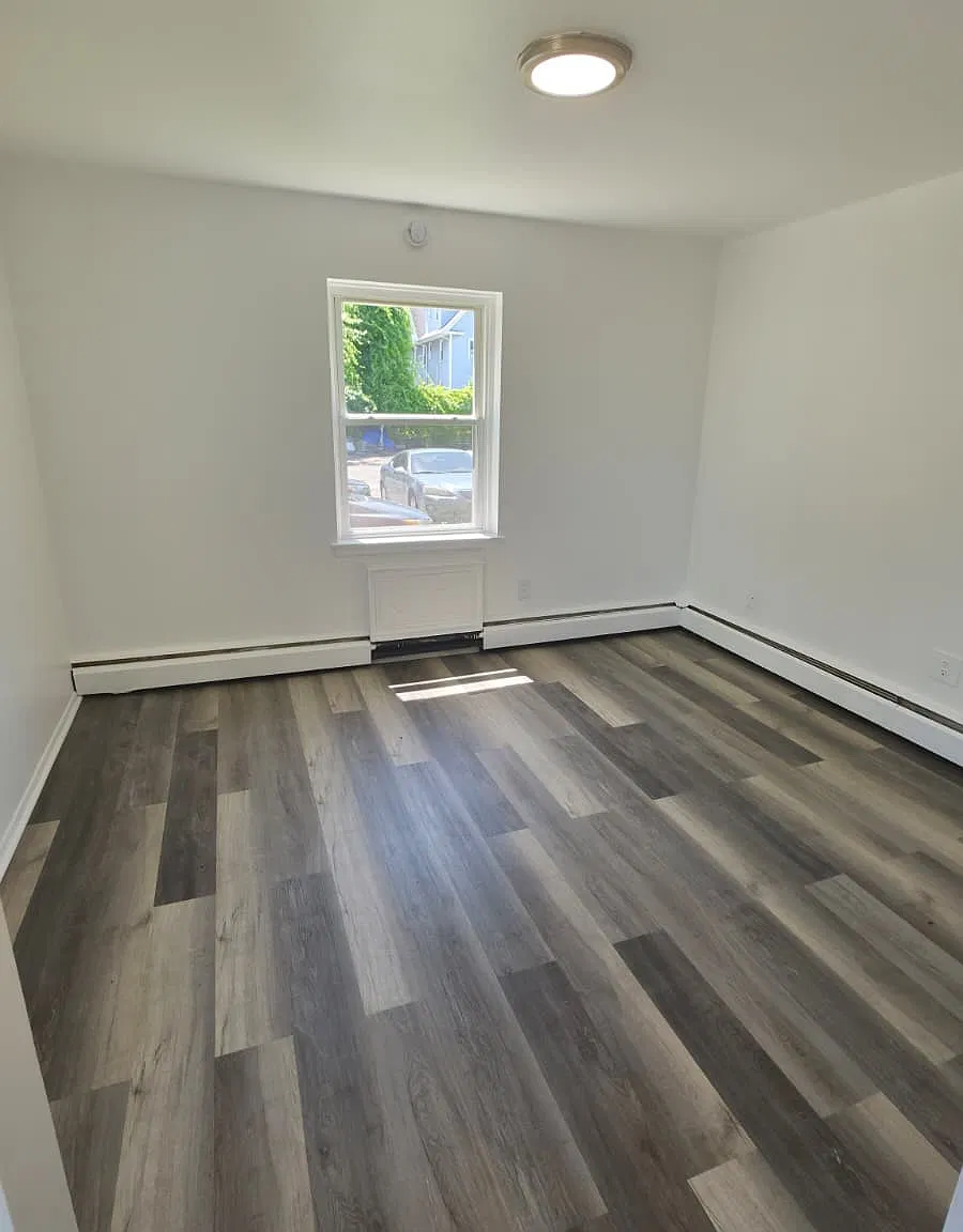 211 Birdseye St — Photo 2