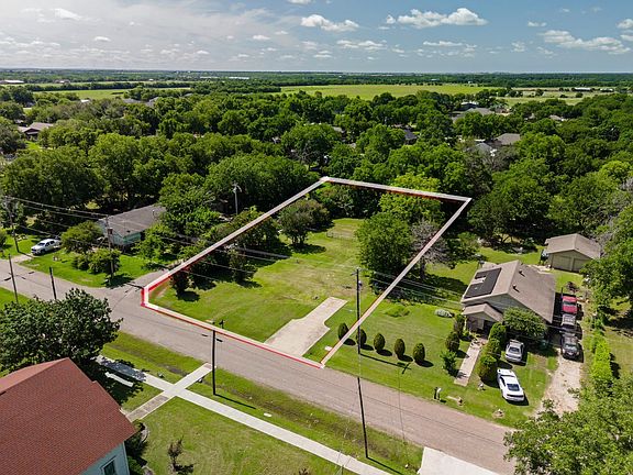 4th image of 306 Gene Autry Dr
