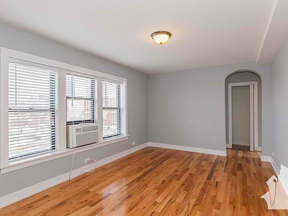 4th image of 550 W Arlington Pl APT 310A
