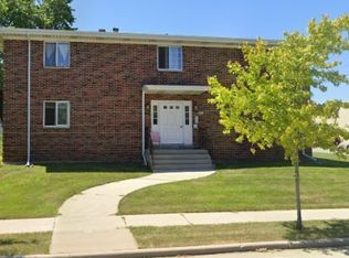 1707 N Wisconsin St APT 5, Pt Washington, WI 53074
