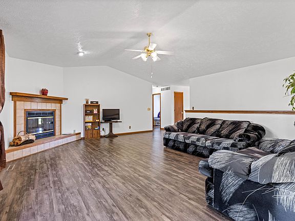 3rd image of 2921 Swanson Pkwy