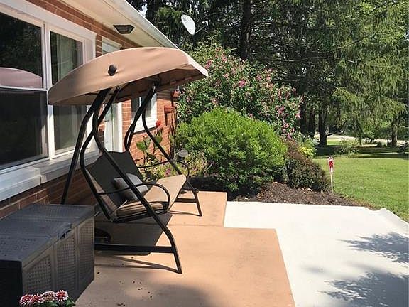 4th image of 3441 Green Dr