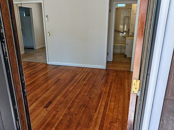 5th image of 126 Deleane Dr