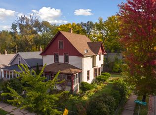 1046 Oxford St N, Saint Paul, MN 55103