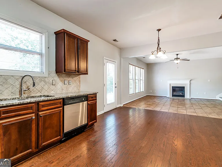 214 Farm Manor Ct — Photo 15