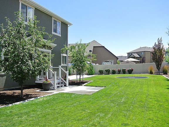 4th image of 2701 S Lavender Ln