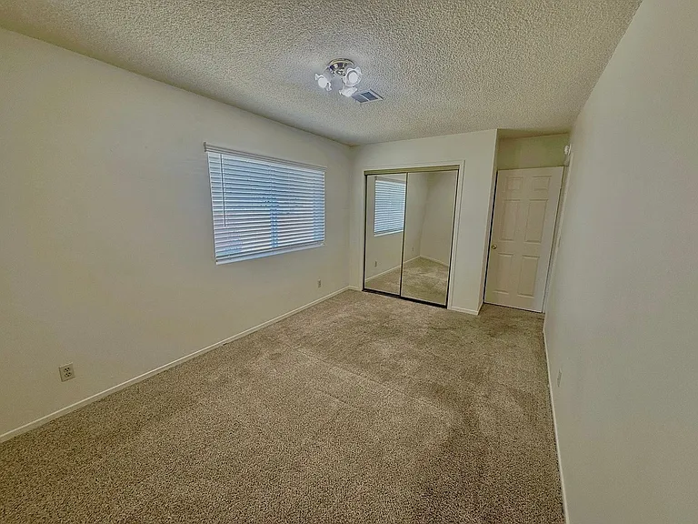 1316 Iris Ave — Photo 7