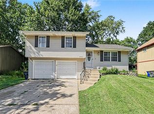 2018 E Mohawk Ct, Olathe, KS 66062