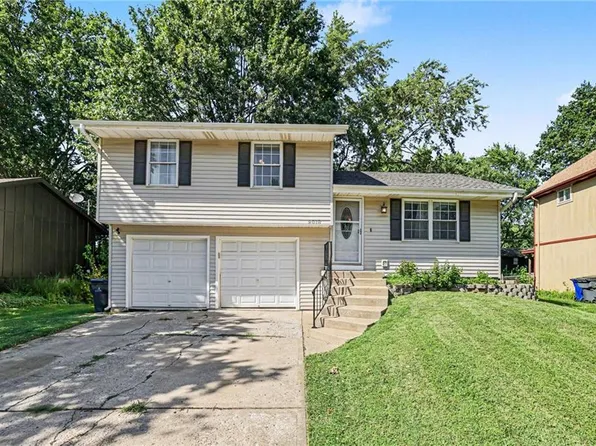 2018 E Mohawk Ct, Olathe, KS 66062