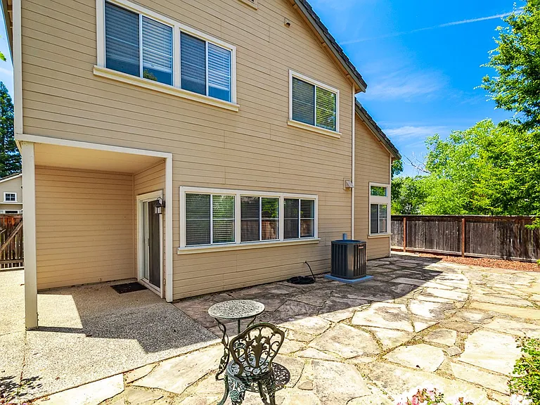 131 Royalton Cir — Photo 27
