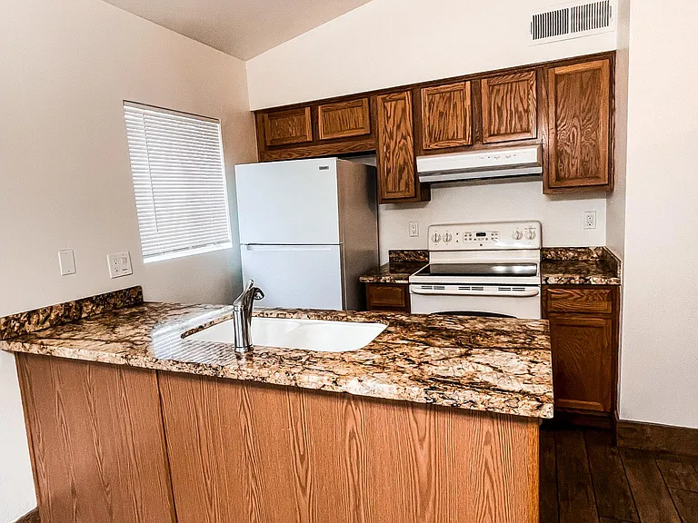 27 W Concorda Dr #102 — Photo 4