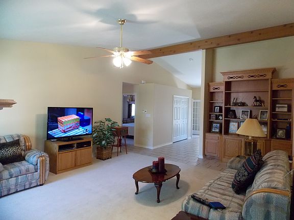 3rd image of 633 W Pagosa Dr