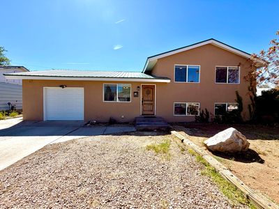 11000 Los Arboles Ave NE, Albuquerque, NM, 87112
