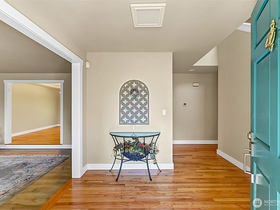 3rd image of 6013 118th Avenue SE