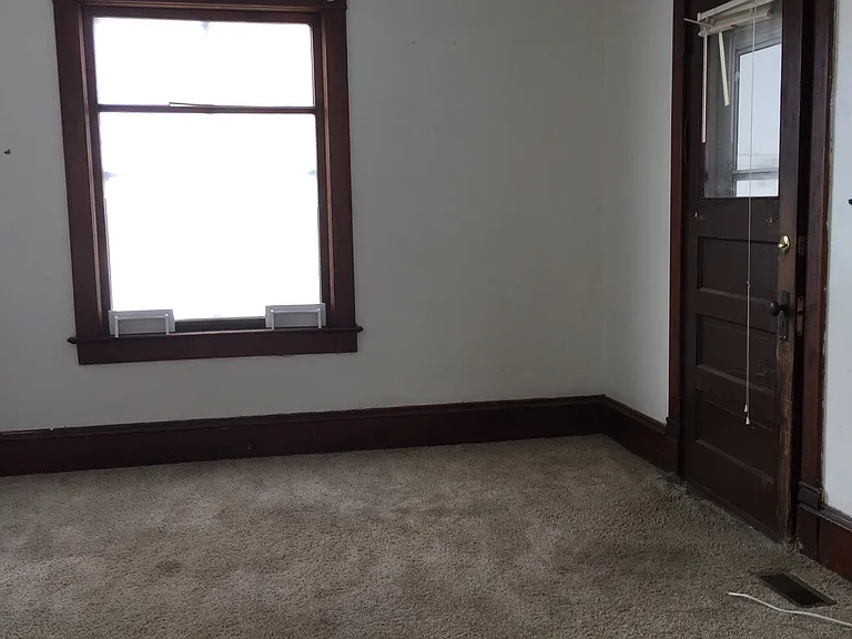 319 N 4th St — Photo 1